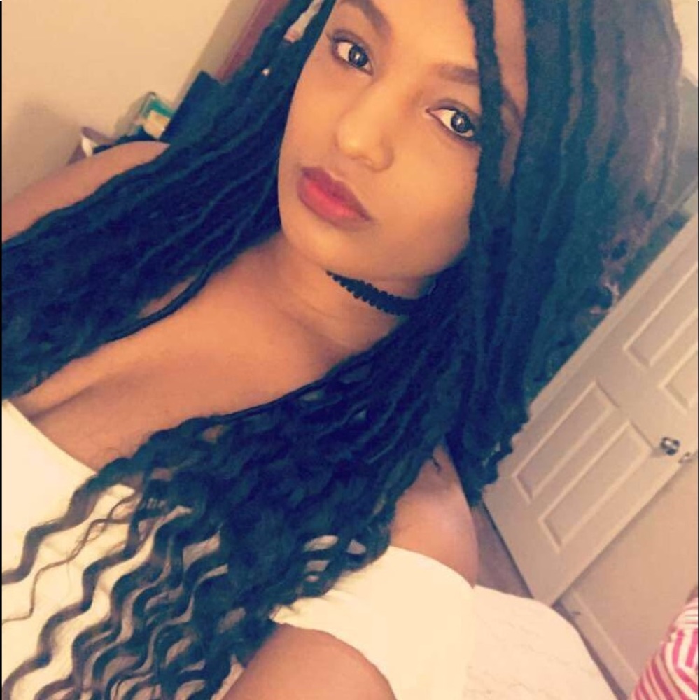 Meet your Posher, Jasmine